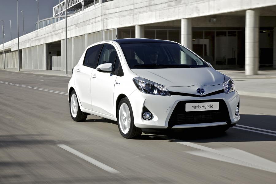  Toyota Yaris Hybrid 2012 года  (фото 28 из 35)